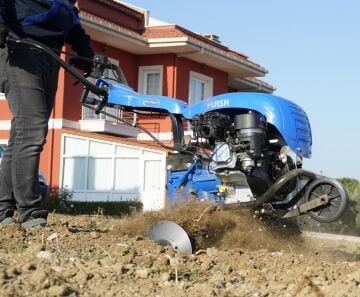 Flash 300 3+1 Dizel Çapa Makinası Amerikan Motorlu 7 Hp Teker + Oturma Selesi